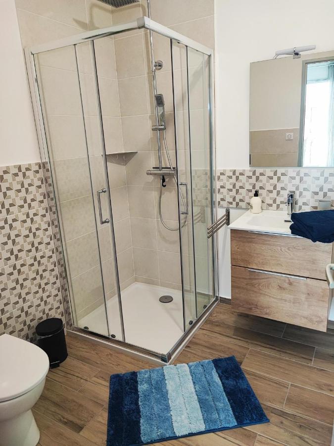 Chambre 2 Vue Lac Av Piscine Prunières المظهر الخارجي الصورة