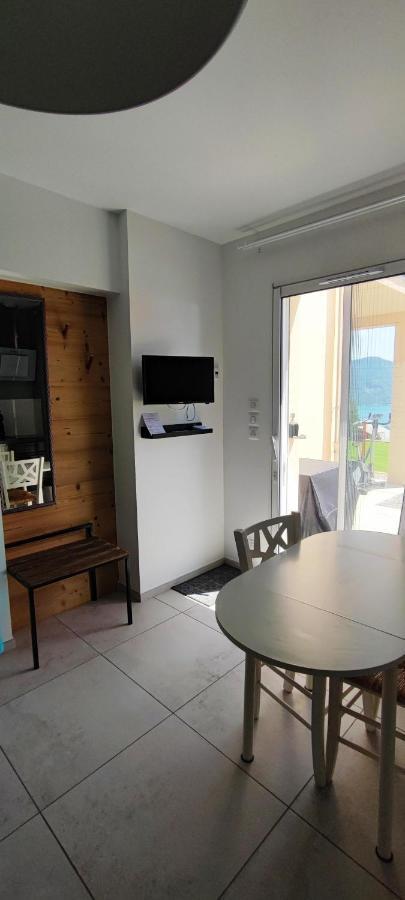 Chambre 2 Vue Lac Av Piscine Prunières المظهر الخارجي الصورة